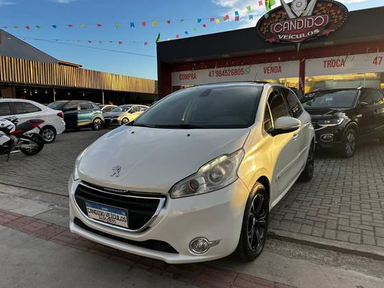 PEUGEOT 208 1.6 GRIFFE 16V FLEX 4P AUTOMÁTICO PEUGEOT 208 1.6 GRIFFE 16V FLEX 4P AUTOMÁTICO